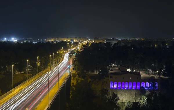 Vista da Avenida da Ferrovia no nit em Elche — Fotografia de Stock