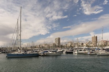 Alicante şehir liman manzarası
