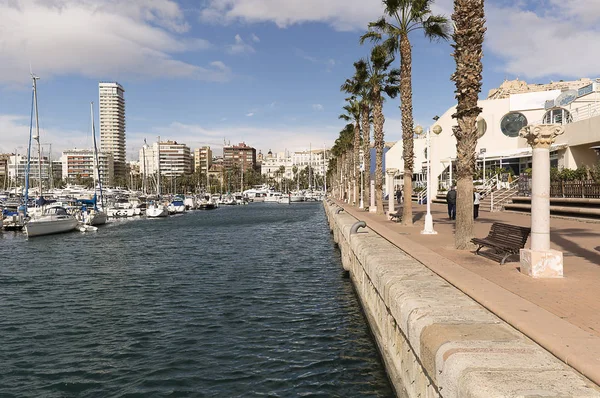 Vistas del puerto de la ciudad de Alicante — Foto de Stock