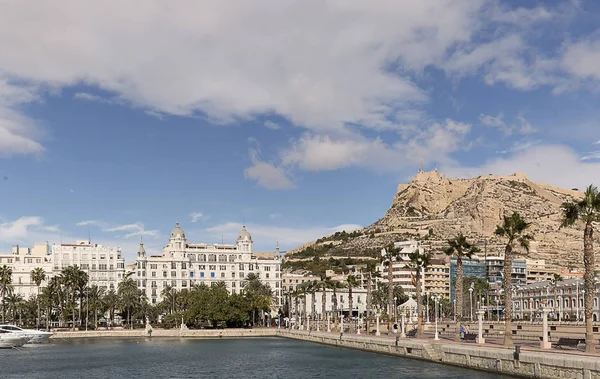 Vue de la ville d'Alicante depuis son port . — Photo