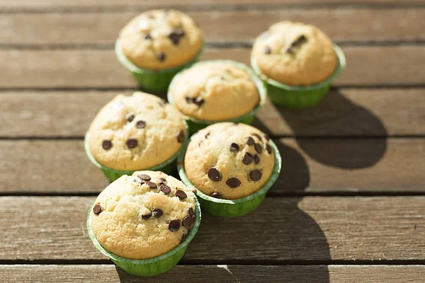 Hausgemachte Muffins mit natürlichen Produkten. — Stockfoto