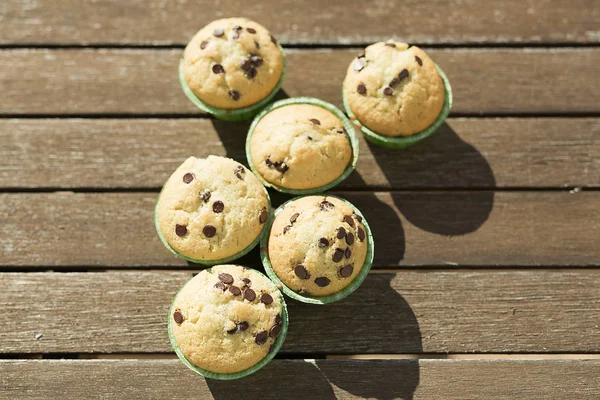 Muffin fatti in casa con prodotti naturali . — Foto Stock
