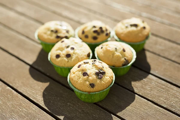 Muffin fatti in casa con prodotti naturali . — Foto Stock