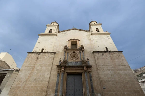 Fassade des Heiligtums unserer Herrin von Monserrate — Stockfoto