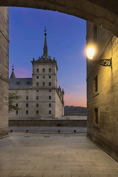 Real Monasterio de San Lorenzo de El Escorial . Fotos De Stock Sin Royalties Gratis
