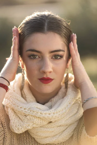 Close-up of 18-year-old Spanish girl. — Stock Photo, Image