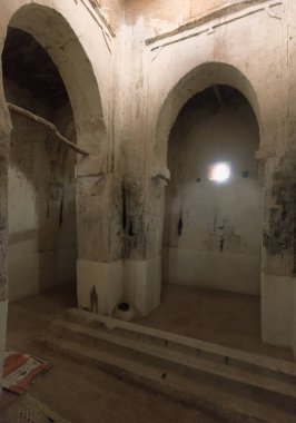 M 'Hamid El Ghizlane ya da Lamhamid Ghozlane bölgesinde bir binanın içi Afrika' nın Fas eyaletinin Zagora eyaletinde yer alan küçük bir vaha kasabasıdır..