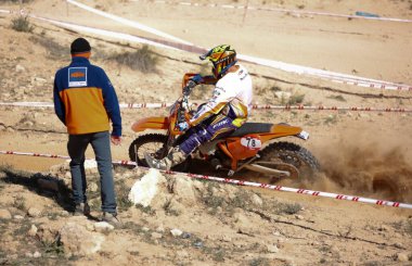 Elche, İspanya. 19 Kasım 2019: İspanya 'nın Elche şehrinde motokros yarışması.