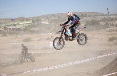 Elche, İspanya. 19 Kasım 2019: İspanya 'nın Elche şehrinde motokros yarışması.