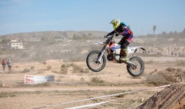 Elche, İspanya. 19 Kasım 2019: İspanya 'nın Elche şehrinde motokros yarışması.