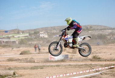 Elche, İspanya. 19 Kasım 2019: İspanya 'nın Elche şehrinde motokros yarışması.