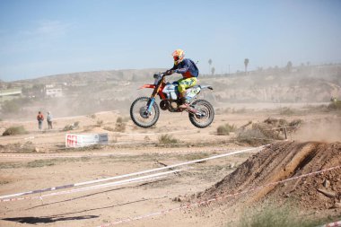 Elche, İspanya. 19 Kasım 2019: İspanya 'nın Elche şehrinde motokros yarışması.