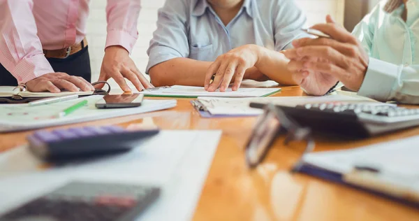 Möten med regeringen och privata låntagare med co- — Stockfoto