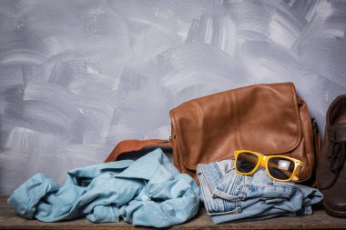 Karanlık vintage erkekler moda seyahat etmek stil deri