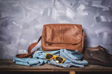 Karanlık vintage erkekler moda seyahat etmek stil deri