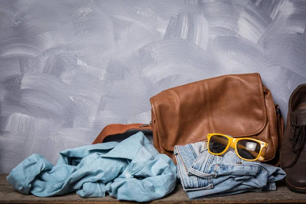 Karanlık vintage erkekler moda seyahat etmek stil deri