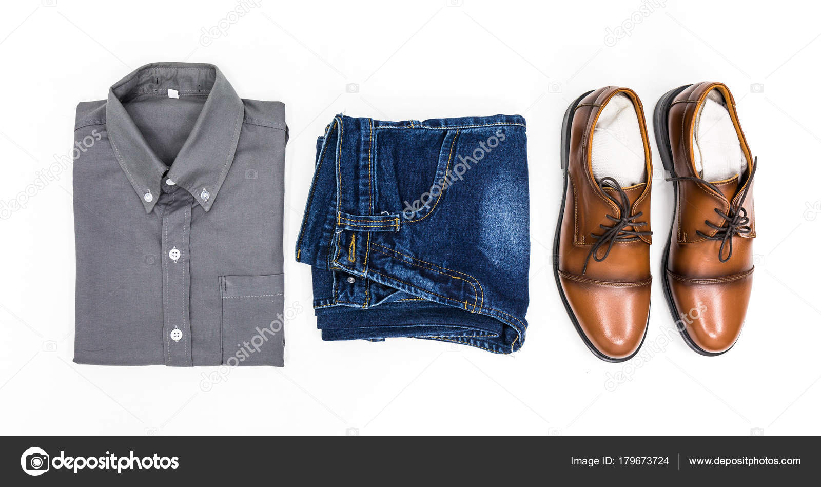 Grey shirt blue jeans what color shoes sale