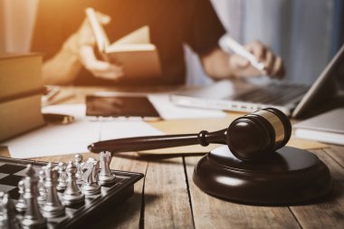 Asya Genç Avukatlar finansal belgeler, özel ofisi gayrimenkul yatırım üzerinde çalışıyoruz.