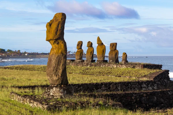 Ahu Tahai en Isla de Pascua — Foto de Stock