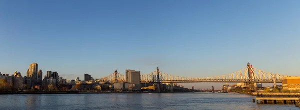 クイーンズボロ橋マンハッタン、ニューヨーク — ストック写真