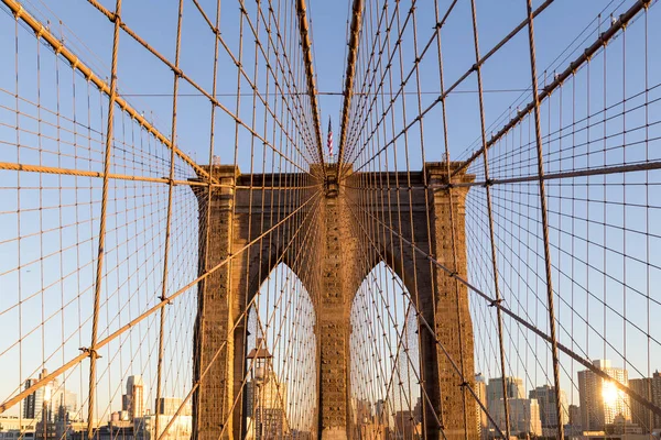 Puente de Brooklyn en la ciudad de Nueva York — Foto de Stock
