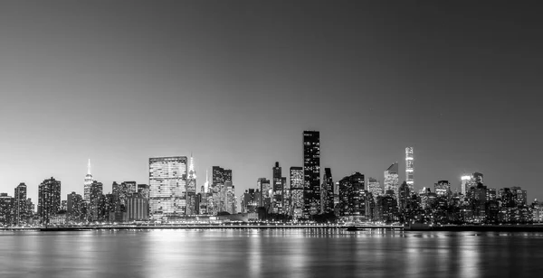 Vista panorámica del horizonte de Midtown Manhattan — Foto de Stock