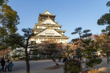 Japonya, Osaka 'daki tarihi Japon kalesi.