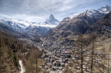 Matterhorn ve Zermatt görünümü