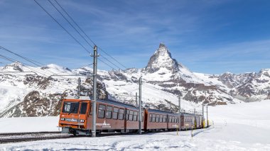 Gornergrat trenin önüne Matterhorn