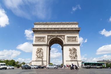 Paris 'te Zafer Takı