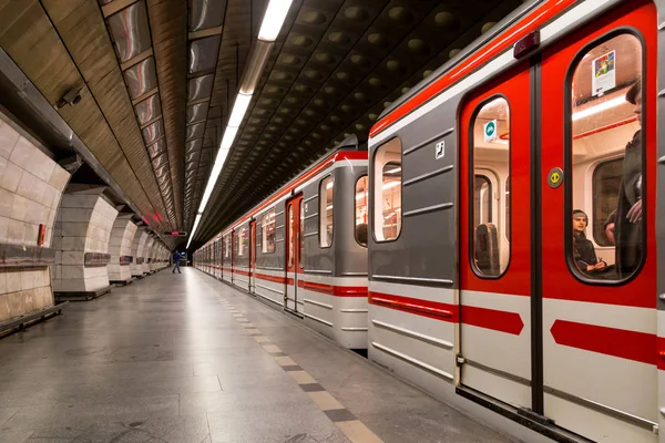 Prag'da metro istasyonu