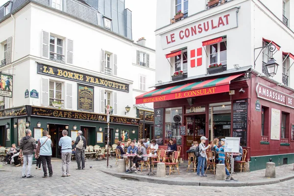Cafe in Montmartre, Parijs — Stockfoto