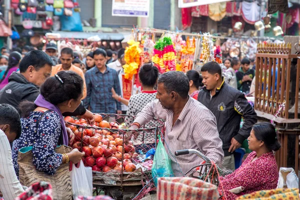 네팔 과일 판매자 — 스톡 사진