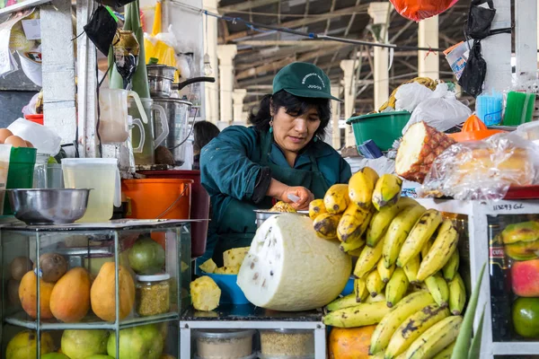 Mercado central em Cusco, Peru — Fotografia de Stock