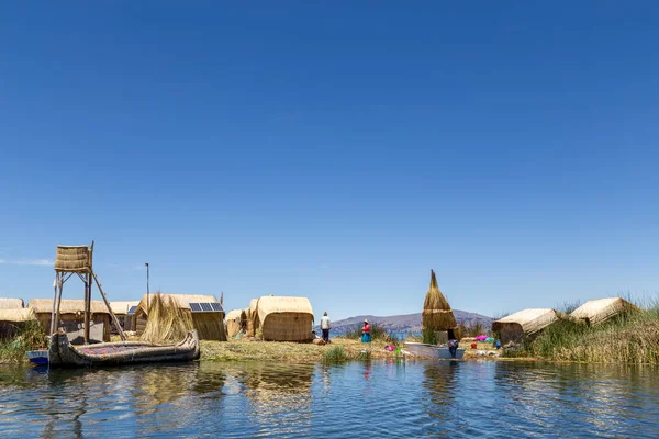 Uros Titino Islas Flotantes en el Lago Titicaca — Foto de Stock