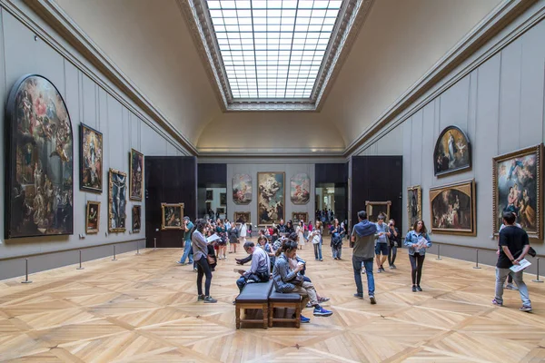 Paris, Fransa 'daki Louvre Müzesi — Stok fotoğraf