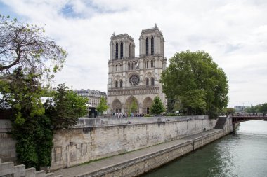 Paris'teki Notre-dame Katedrali