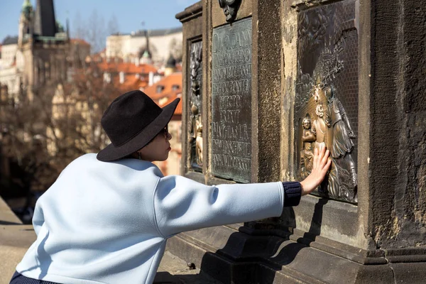 Karlsbrücke in Prag — Stockfoto