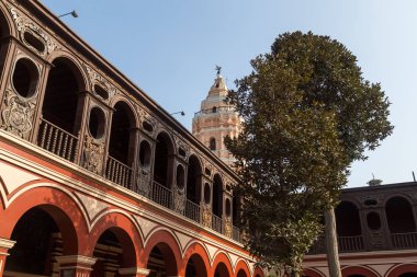 Lima, Peru 'daki Santo Domingo Kongresi' nin avlusu.
