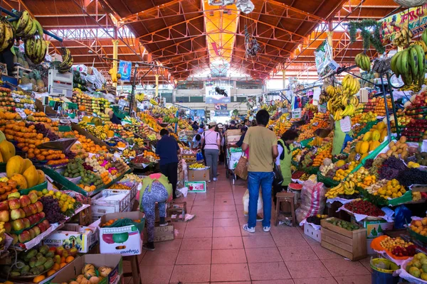 Markt van San Camillo in Arequipa, Peru — Stockfoto