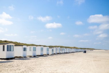 Beyaz plaj kabin lokken Beach