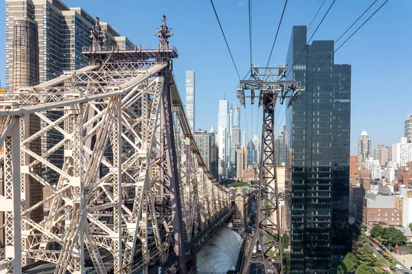 Brug en tram van Queensboro — Stockfoto