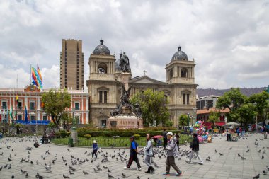 La Paz, Bolivya 'daki Plaza Murillo ve Katedral