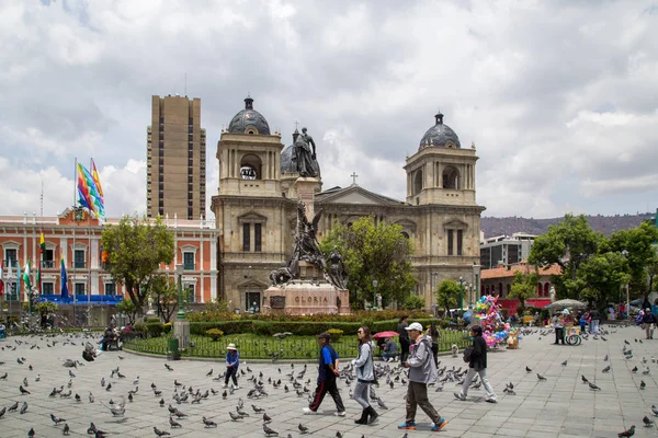 ボリビアのラパスにあるプラザ・ムリーリョと大聖堂 — ストック写真