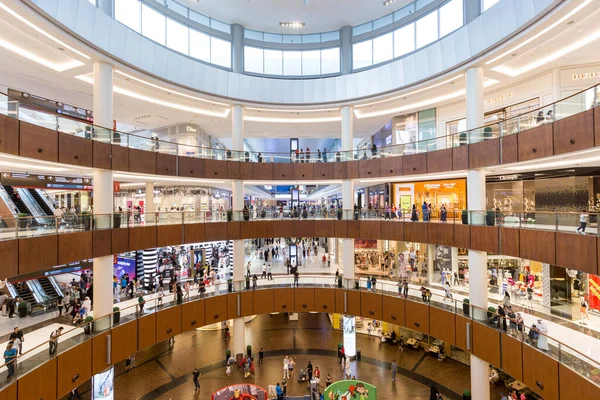 Atrium wewnątrz Dubai Mall — Zdjęcie stockowe