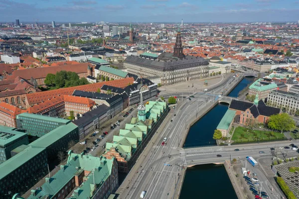 Kopenhag, Danimarka 'daki Christiansborg Sarayı ve Borsen — Stok fotoğraf