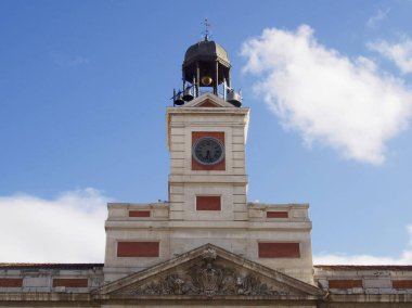 Puerta del Sol 'da saat - Madrid