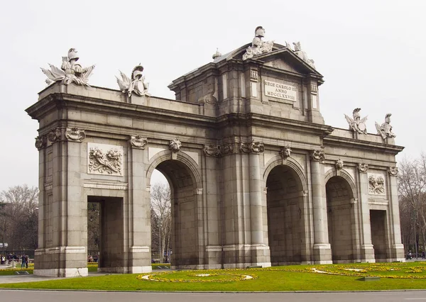 Portão de Alcala em Madrid — Fotografia de Stock