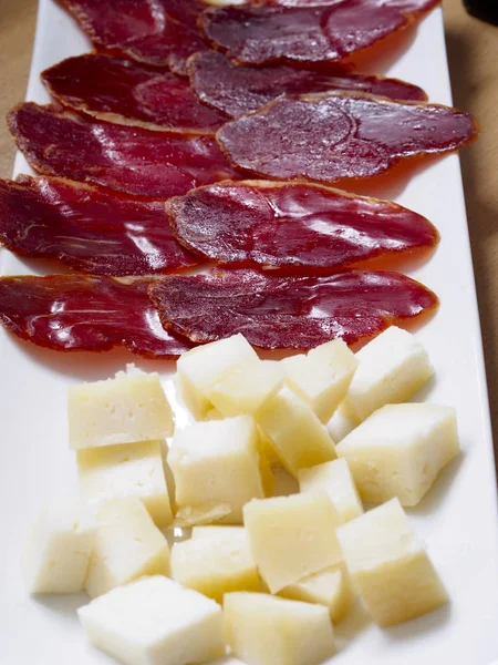 Lombo di maiale stagionato con formaggio — Foto Stock