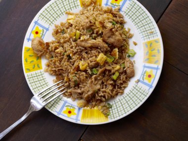 Tavuk chaufa pirinç